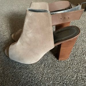 Tahari taupe booties